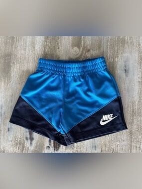 NWOT Baby Toddler Boy Nike Shorts 12m